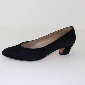 Salvatore Ferragamo Suede Pump (8 US)